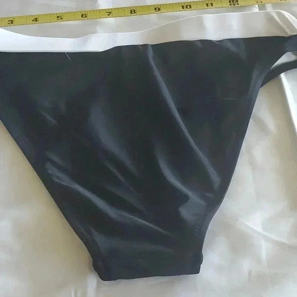 Two piece swimsuit - Picture 4 of 9